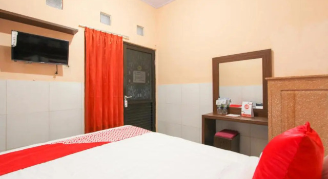 Camera Standard OYO 1594 Al Firdausi Residence