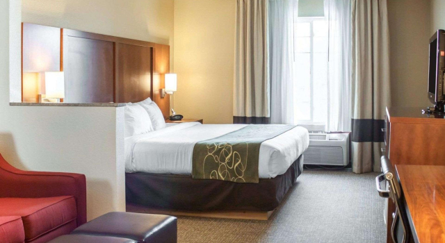 Двухместный люкс Comfort Suites Airport