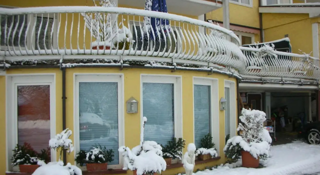 Hotel zum Engel, Забронировать Отель Меспельбрунн Шпессарт