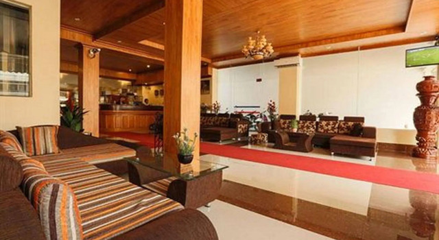 Queenwood Hotel, Buchen Sie Hotel Hotels in Kandal mit Frühstück, Frühstück