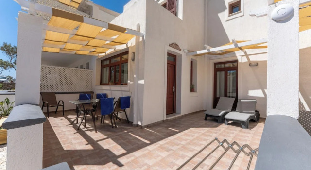 Апартаменты с 2 комнатами с балконом Birds Villa Apartments with Heated Pool - Including Car and Breakfast