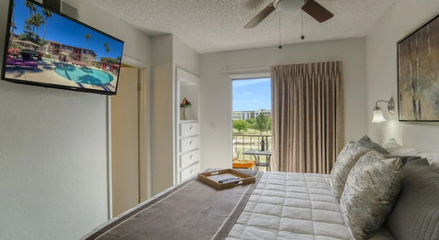 Park Suites at 215 - Free Golf, Забронировать Отель Пруд в Темпе Phoenix Metropolitan Area