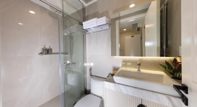 Семейный люкс с балконом Ben Thanh Luxury Suite Hotel & Spa