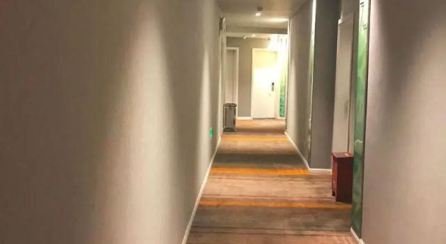 7 Days Inn·Lhasa Ali Shanxi Road, Prenota Hotel Hotel a Lhasa con parcheggio, Parcheggio