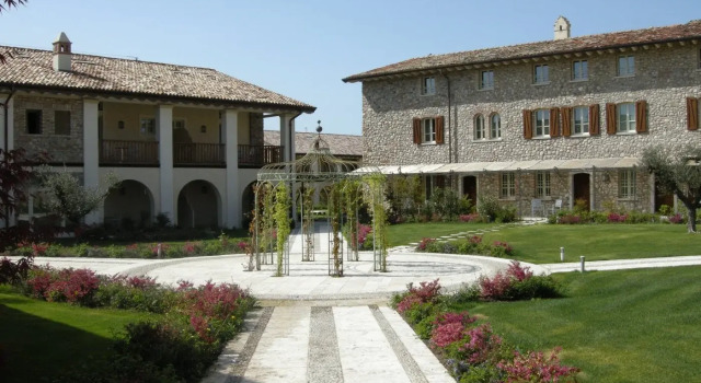 Garda Hotel San Vigilio Golf, Забронировать Отель Поццоленго Озеро Гарда, рядом с Гольф-клуб Chervò San Vigilio