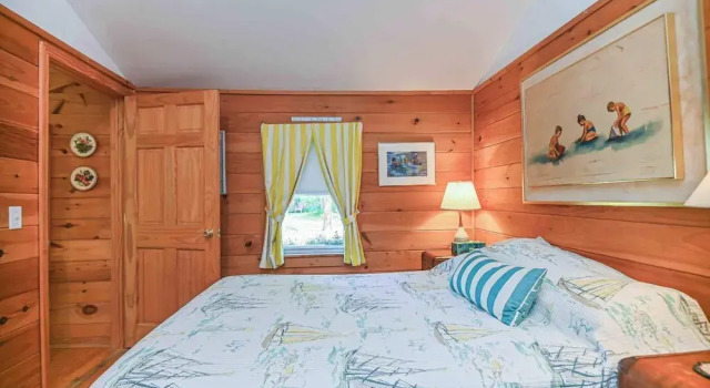 Cozy Cottage w/ Pool, BBQ and Outdoor Seating!, Buchen Sie Ferienhaus  