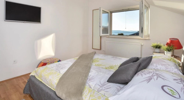 Nice Home in Kastel Gomilica with Hot Tub, WiFi & 3 Bedrooms