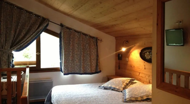 Hotel LEdelweiss, Забронировать Отель Пралоньян-ла-Вануаз Massif de la Vanoise, рядом с Гондольный подъемник Мон Бошор