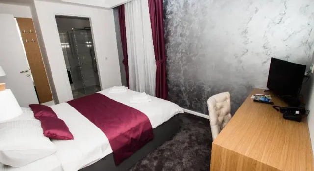 Четырёхместный семейный номер Standard с балконом Hotel Alkima