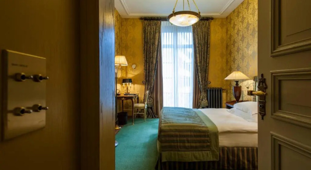 Номер Business Grand Hotel LES TROIS ROIS