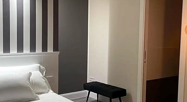 18 Dante Luxury Suites, Забронировать Отель Отели и гостиницы Кальяри, рядом с Национальный археологический музей, Отель