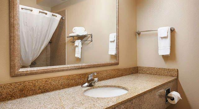 Четырёхместный номер Standard Best Western Inn & Suites - Henrietta