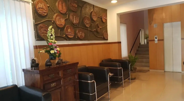 Trinity Suites, Buchen Sie Hotel Günstige Hotels in Karnataka