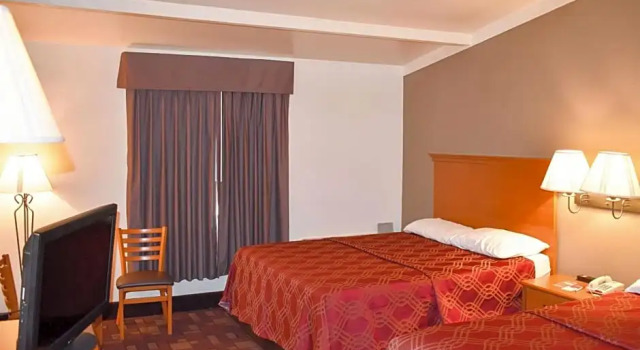 Четырёхместный номер Standard MHO Hotel Bordentown