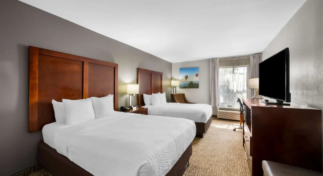 Четырёхместный номер Standard Clarion Pointe Apex - Holly Springs