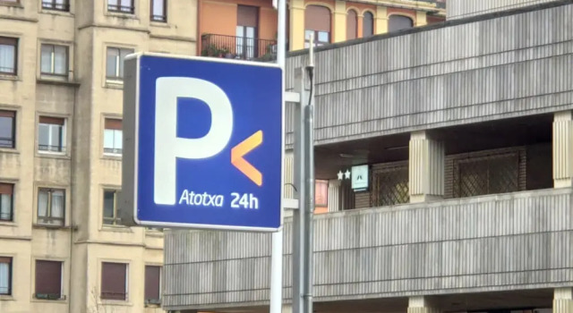 Cristina Enea Rooms, Rezerwuj Hotel Hotele w Baskonia z parkingiem, Parking