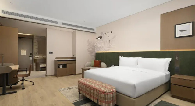 Двухместный номер Standard с видом на озеро Hilton Garden Inn Zhongwei Shapotou
