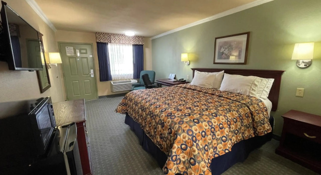 Super 8 Houston Hobby Airport, Book Mini-hotel Houston Houston