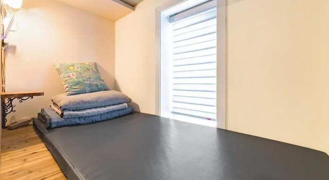 Кровать в общем номере (мужской номер) Gangneung Pilgrim Guesthouse n Pension