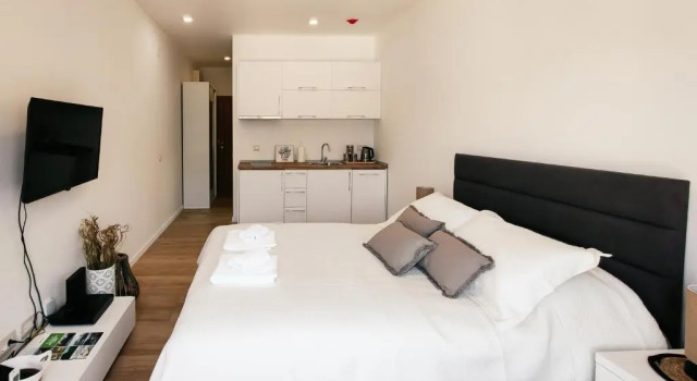 Brand new studio with panorama view, Book Hotel Hoteller i Kotor Riviera med parkering, Parkering
