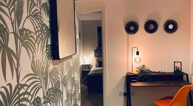 Luxury 2 Bedroom waterfront apartment with balcony