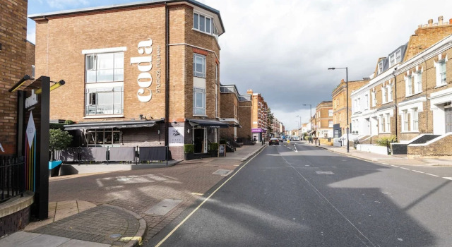 Stylish Fulham Home close to the River Thames, Забронировать Дом для отпуска Коттеджи Лондона, рядом с Городской музей полиции, Коттедж