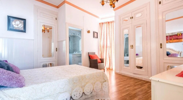 Villa With 4 Bedrooms in Marbella, With Wonderful sea View, Private Pool, Furnished Terrace - 200 m From the Beach, Забронировать Вилла Марбелья Коста-дель-Соль, рядом с Arco de Marbella