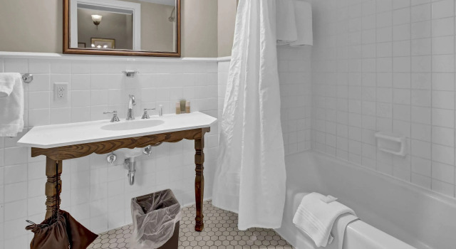Двухместный номер Premium St James Hotel