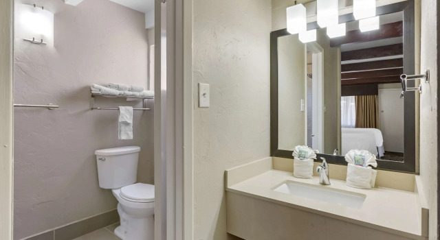 Четырёхместный люкс Best Western Mission Inn