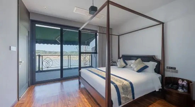 Люкс с 2 комнатами с балконом Hongzaoyuan Hotel
