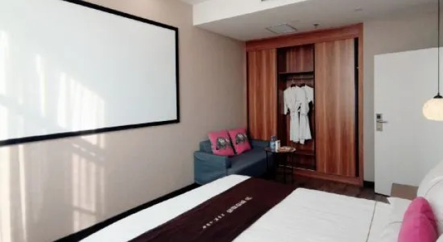 Люкс Home Inn Langyun Baiyun Hotel (Shijiazhuang Yucheng Media College)