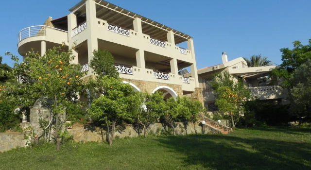 Sanidiamonds Apartments & Studios