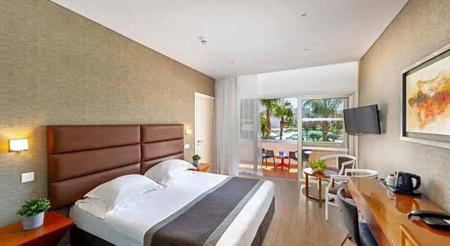 Двухместный номер Standard с видом на бассейн Faros Hotel Ayia Napa