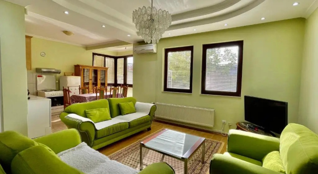 Huge Apartment with a Garden in the City Center, Забронировать Апартаменты/квартира Апартаменты Pristina County, Апартаменты/квартира