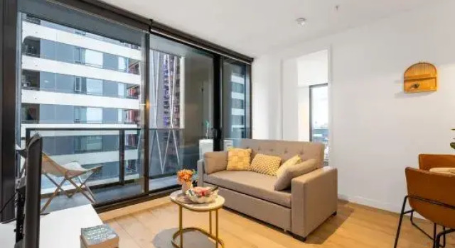Prime CBD Living  Modern 1BR Steps from Everything, Забронировать Отель Бизнес-отели Мельбурна, рядом с Australian Institute of Management, 4* 5*