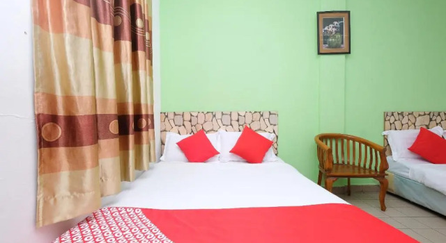 Люкс OYO 850 Gold Star Hotel