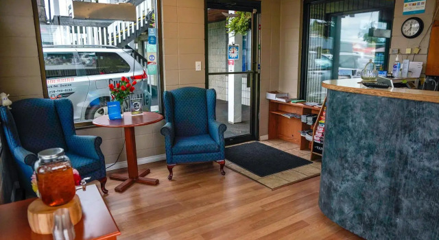Thunderbird Motor Inn, Buchen Sie Gasthaus North Cowichan Kanada
