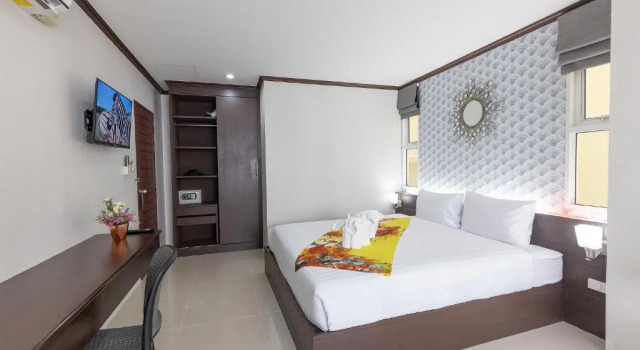 Двухместный номер Deluxe с балконом The Chic Patong Hotel