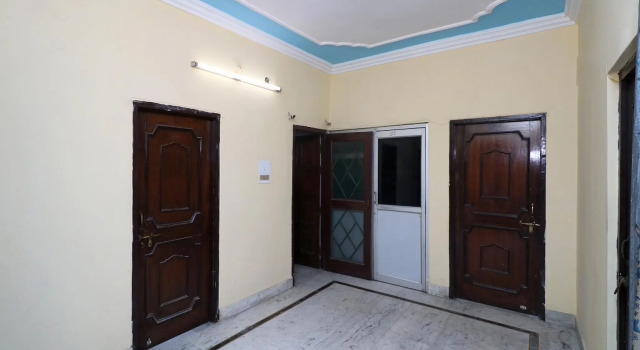 OYO 19698 Kanchan Hotel, Забронировать Отель Отели Гомти Нагара 3 звезды, 3*