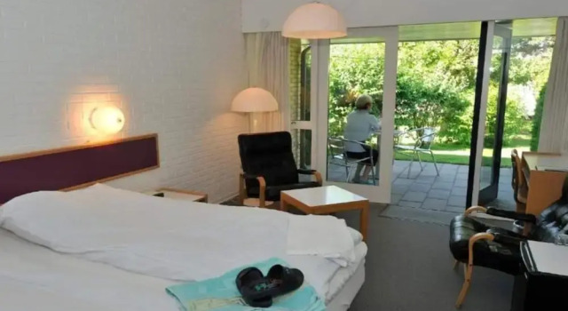 Holiday Home With Local Attractions, Rezerwuj Hotel Hotele w Nexo z parkingiem, Parking