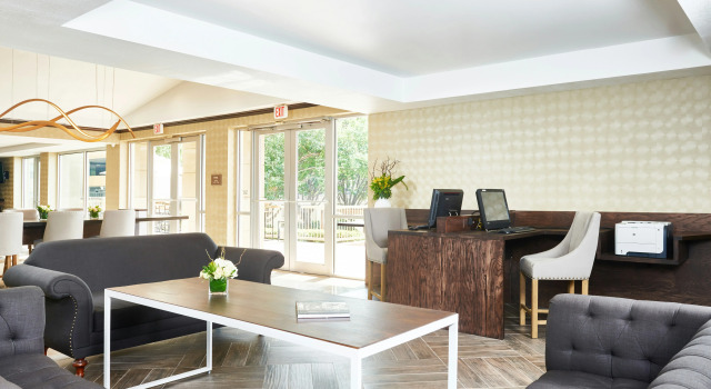DoubleTree by Hilton Dallas Market Center, Забронировать Отель Отели Далласа 4 звезды, рядом с Центр международной торговли в Далласе, 4*