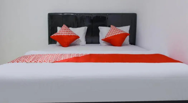 RedDoorz Near RS Islam Faisal Makassar, Book Hotel Hotels in Sulawesi with Parking, Parking