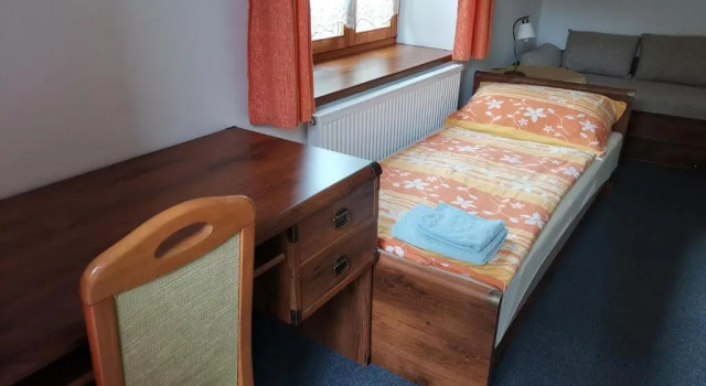 Penzion Pod Zámkem, Zruč nad Sázavou, Rezerwuj Hotel Hotele w Central Bohemia z parkingiem, Parking