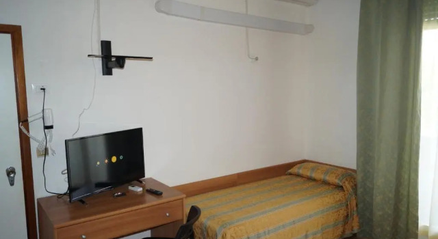 Четырёхместный номер Standard с балконом Hotel Zeus