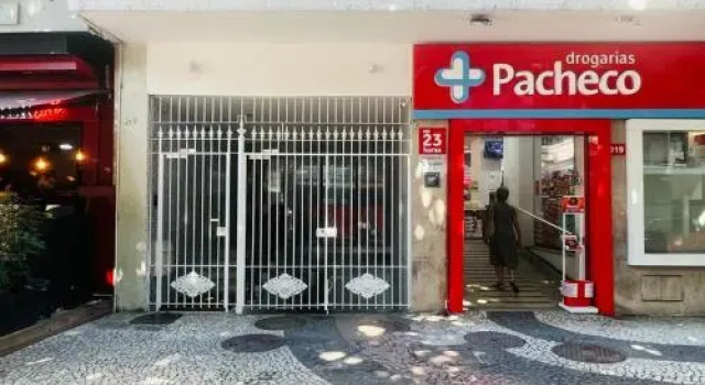 MARAVILHOSO QUARTO E SALA NO LEBLON na Av ATAULFO DE PAIVA