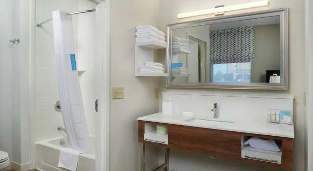 Студия Hampton Inn & Suites Rogers