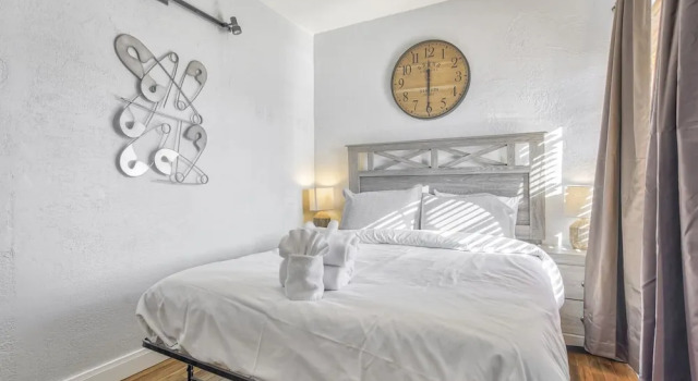2BD Cozy Retreatclose to Red Rocksdogs Welcome!