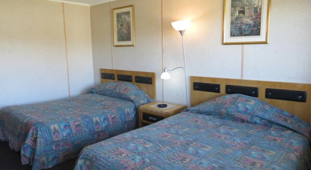 Peterboro Express Inn, Varaa Hotelli  