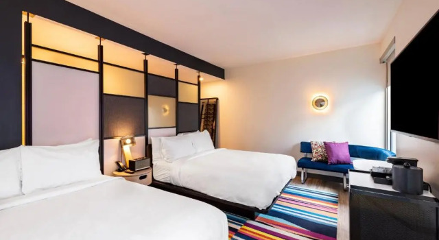 Четырёхместный номер Standard Aloft by Marriott Savannah Downtown Historic District