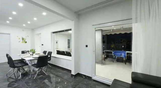 Villa Mare - with HEATED POOL